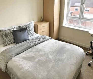 2 Bed Apartment Ensuite Room - Photo 6