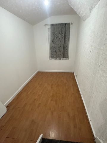 2 Bed Flat, Endsleigh Garden, IG1 - Photo 5