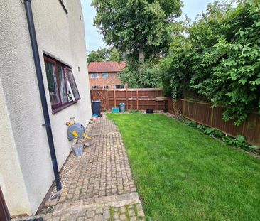 3 bedroom end of terrace house to rent - Photo 6