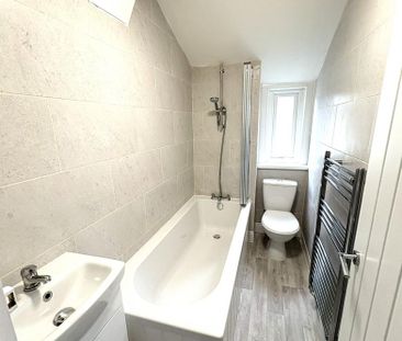 4 bedroom terraced house to rent - Photo 5