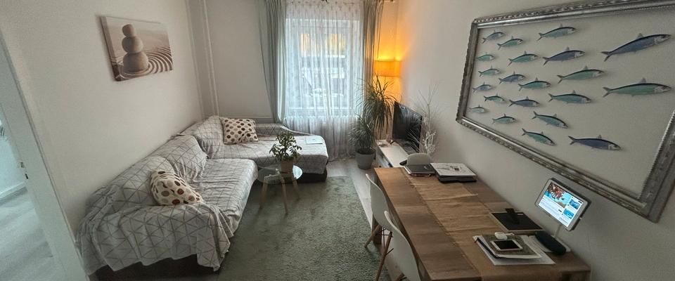 Vollmöblierte 2,5-Zimmer-Wohnung FREI ab 01.12.2025 - Photo 1