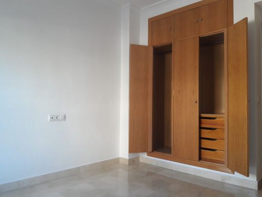 Flat - Sevilla (San Bernardo-Buhaira-Huerta del Rey) - Photo 1