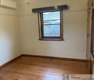 5 Edgoose Avenue, Mont Albert North - Photo 3