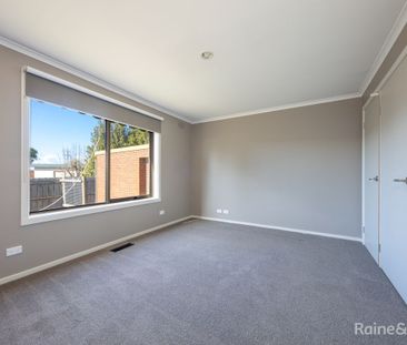 Ideal Family Home - Photo 2
