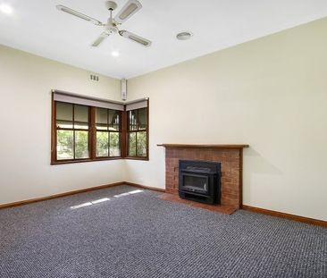 Central Living At Its Best - Photo 2