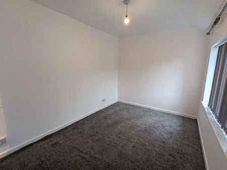 2 bedroom semi-detached house to rent - Photo 4