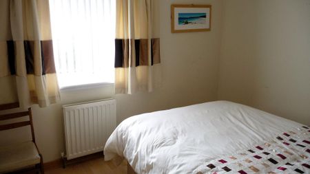 2 bedroom semi-detached house to rent - Photo 2