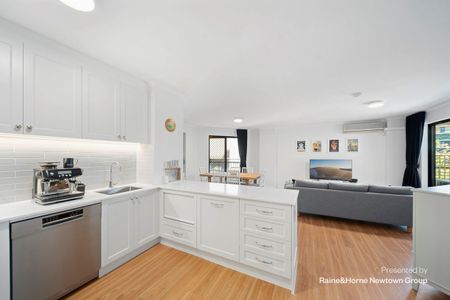 2 bed apartment in walk to everywhere location - Photo 2