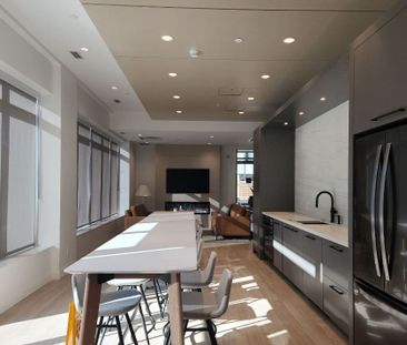 For Lease - 3250 Carding Mill Trail Unit# 307, Oakville, Ontario - Photo 1