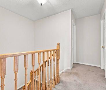 For Lease - 300 Flagstone Way, Newmarket, Ontario - Photo 3