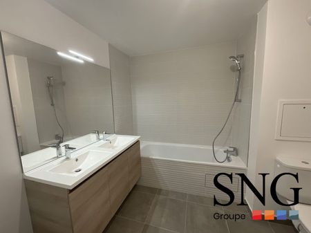 T4 AVEC BALCON + 2 PARKINGS + CAVE - Photo 5