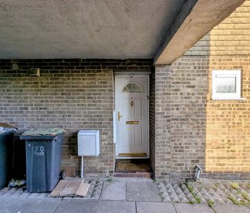 4 bedroom link detached house to rent - Photo 3