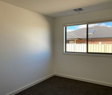 Modern Family Home North Shepparton - Photo 4