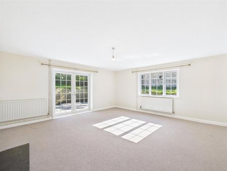 4 bedroom detached house to rent - Photo 3
