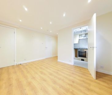 2 bedroom semi-detached house to rent - Photo 3