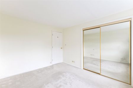 Paveley Drive, Morgans Walk, Battersea, London, SW11 flat to rent - Photo 4