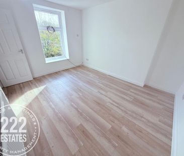 Barnsfold Road - Stockport - SK6 - Photo 6