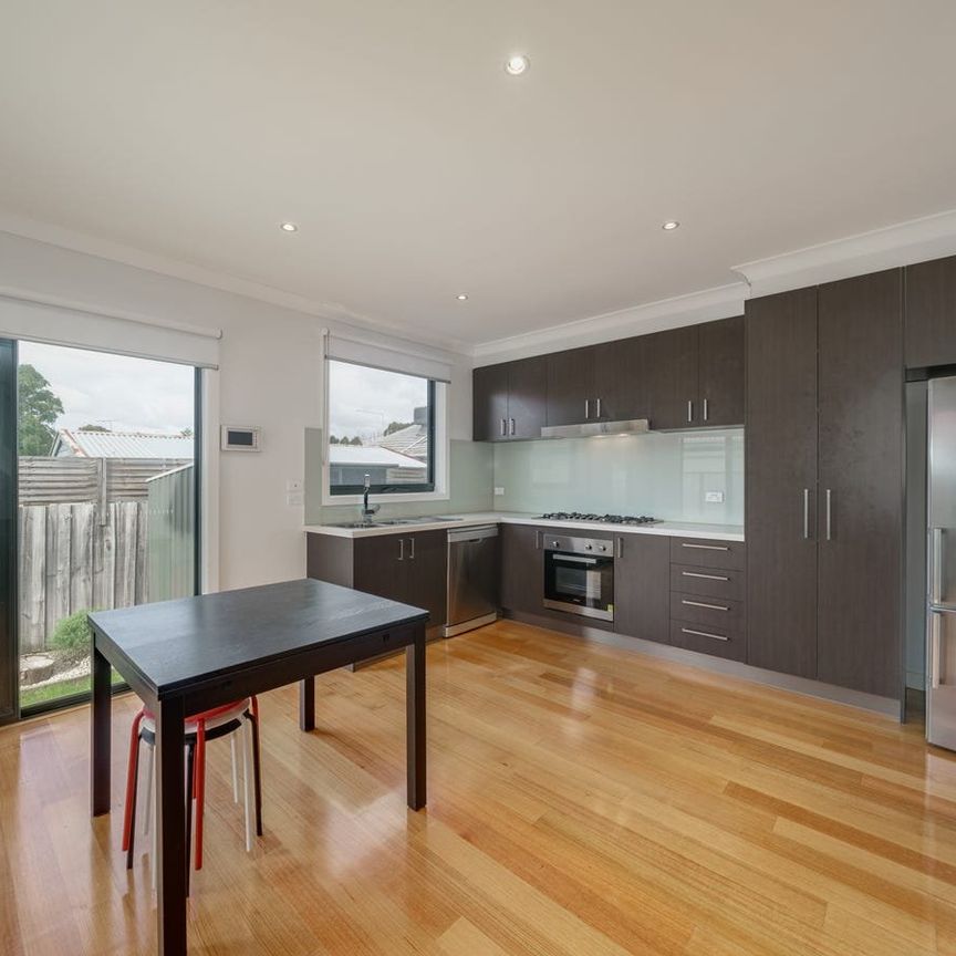 28 Alfred Grove, OAKLEIGH EAST - Photo 1