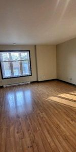 Haut de duplex à louer LIBRE IMMÉDIATEMENT (Bail 13 mois) - Photo 4