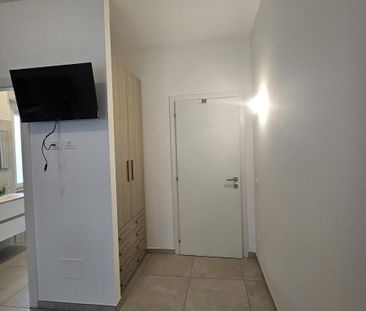 Borgo roma stanza con bagno privato - Photo 3
