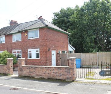 4 bedroom semi-detached house to rent - Photo 5