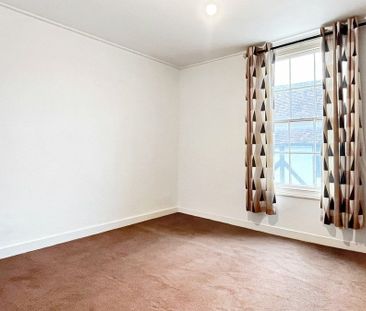 property to rent - Photo 5