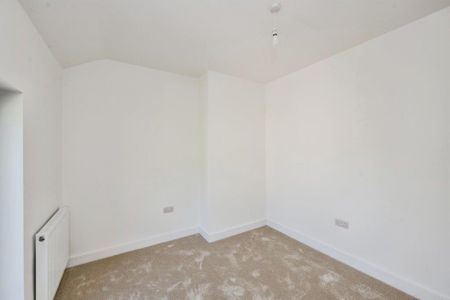 Heol Twrch, Lower Cwmtwrch, SWANSEA - Photo 3