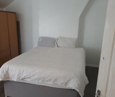 Room in a Shared House, Rochdale Road, M9 - Photo 3