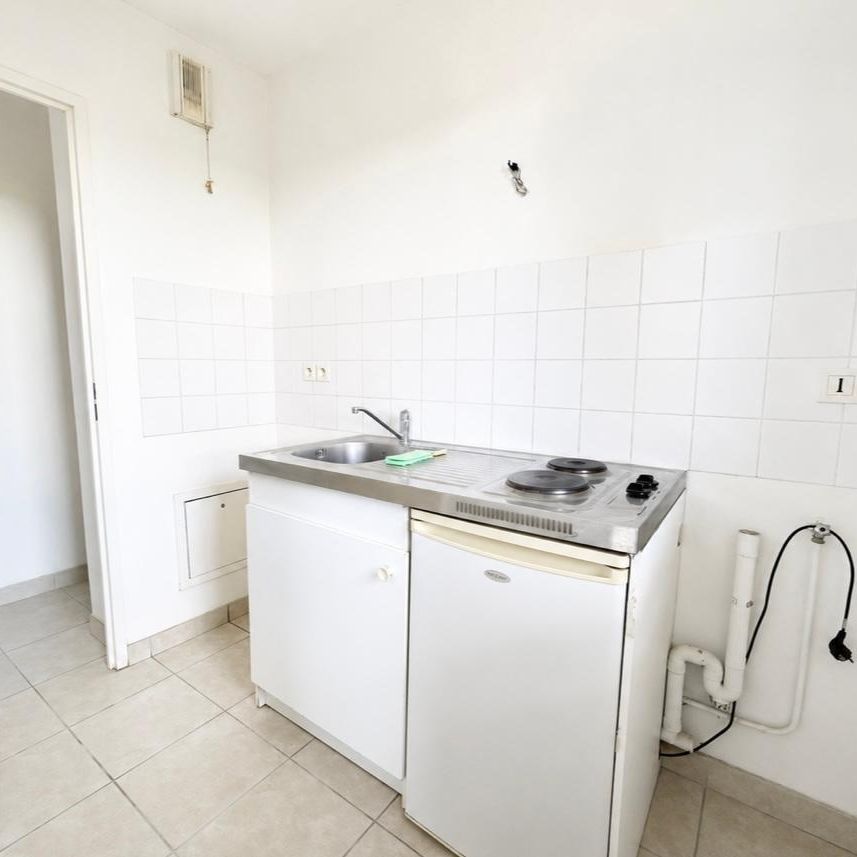 Location Appartement 2 pièces 47m² QUIEVRECHAIN 59920 - Photo 1