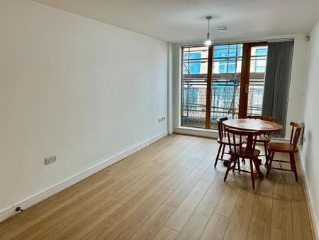 1 bedroom flat to rent - Photo 3