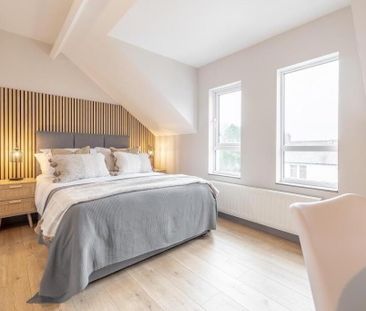 Room 5, 57 Ballygomartin Road, Belfast, BT13 3LB - Photo 5