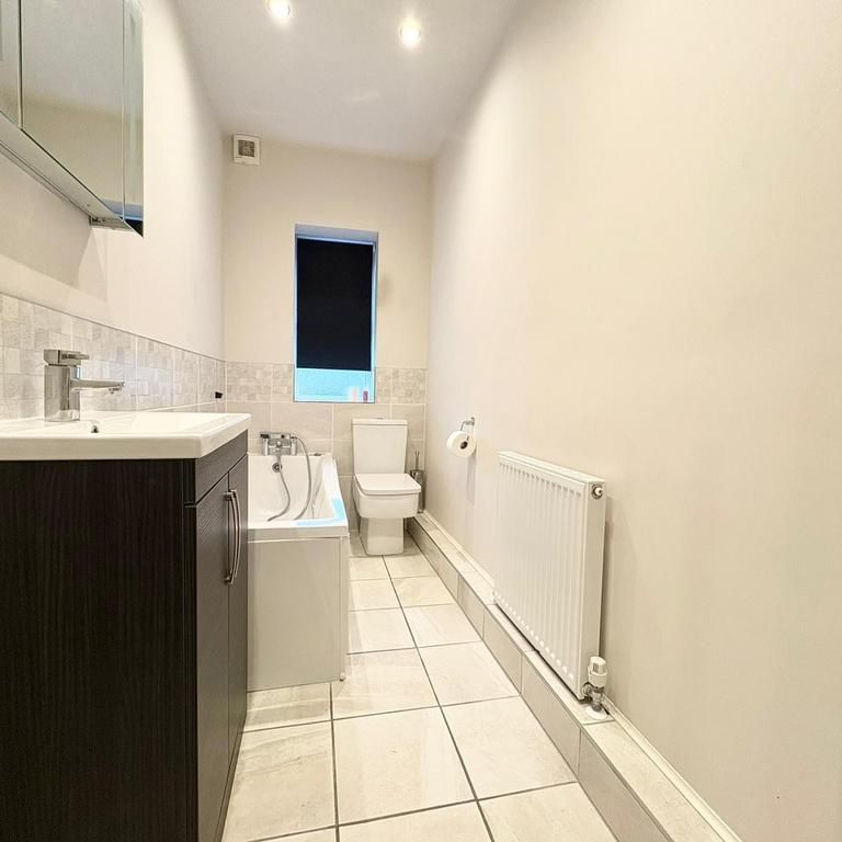 3 bedroom terraced house to rent - Photo 1