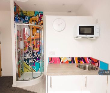 1 bedroom in a house share to rent - Photo 6