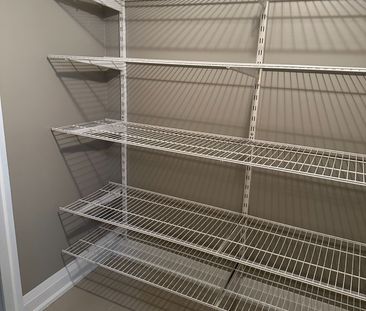 For Lease - 10 Suburban Drive, Mississauga, Ontario - Photo 2