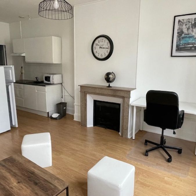 TYPE 2MEUBLE EN CENTRE VILLE - Photo 1