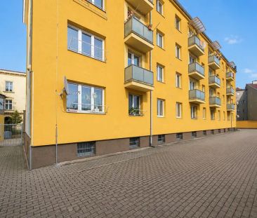 Pronájem nově zrekonstruovaného bytu 3+kk s parkováním, Palackého, ... - Фото 1