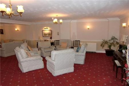 1 bedroom retirement property to rent - Photo 3