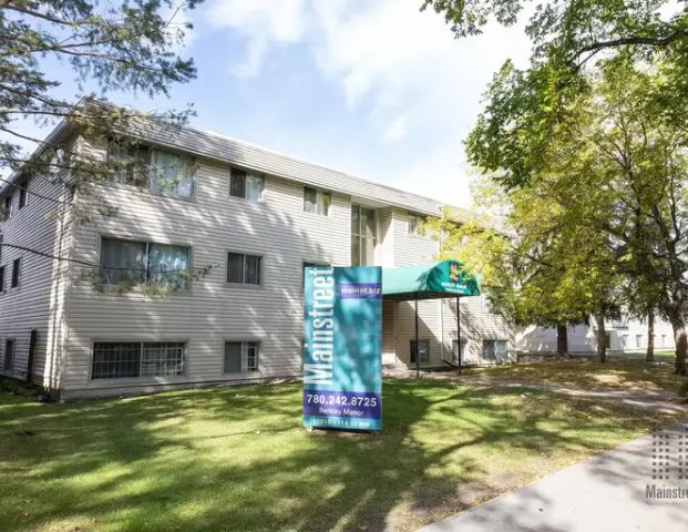 Berkley Manor | 10810 114 Street NW, Edmonton - Photo 1