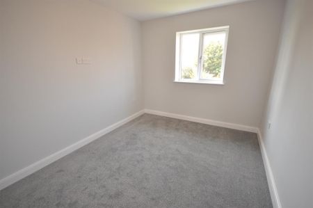 3 Bed Semi-Detached House, Berkshire Road, LE2 - Photo 4