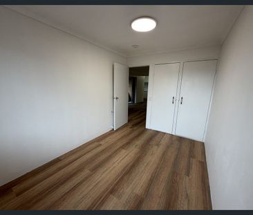 Newly refurbished Unit in Convenient Location - Photo 4