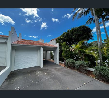 2/4 Seaside Close, Korora, NSW 2450 - Photo 1