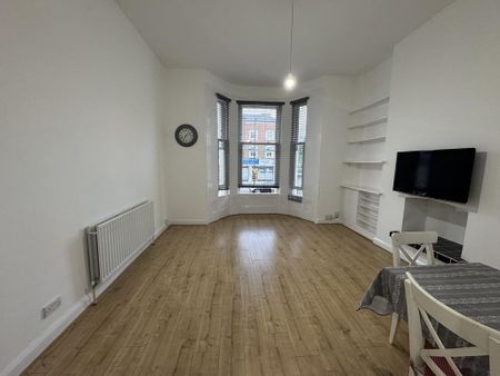 1 bedroom flat to rent - Photo 2