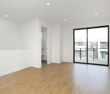 42 Kenswick Street, Point Cook VIC, Belconnen - Photo 2