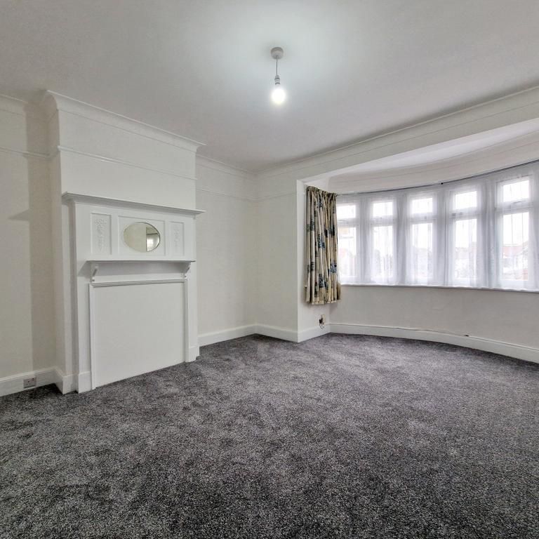 4 bedroom semi-detached house to rent - Photo 1