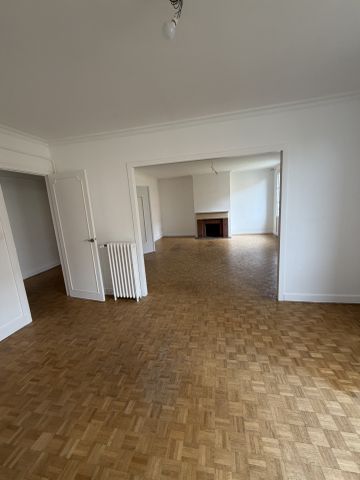 Location Appartement 5 pièces 105m² ORLEANS 45000 - Photo 2