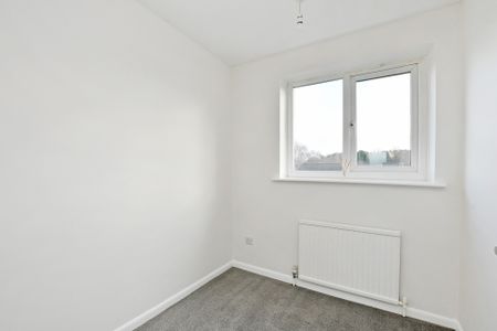 142 Coniston Road, S18 - Photo 2