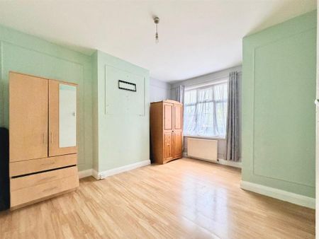 4 bedroom apartment to rent - Photo 2