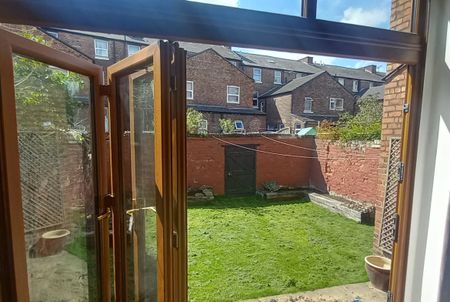4 x Double Rooms (£450-500 Per Month Incl Bills) in Victorian Terraced House In Liverpool (L22 0NJ) - Photo 2