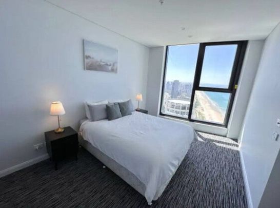 Surfers Paradise - Photo 1