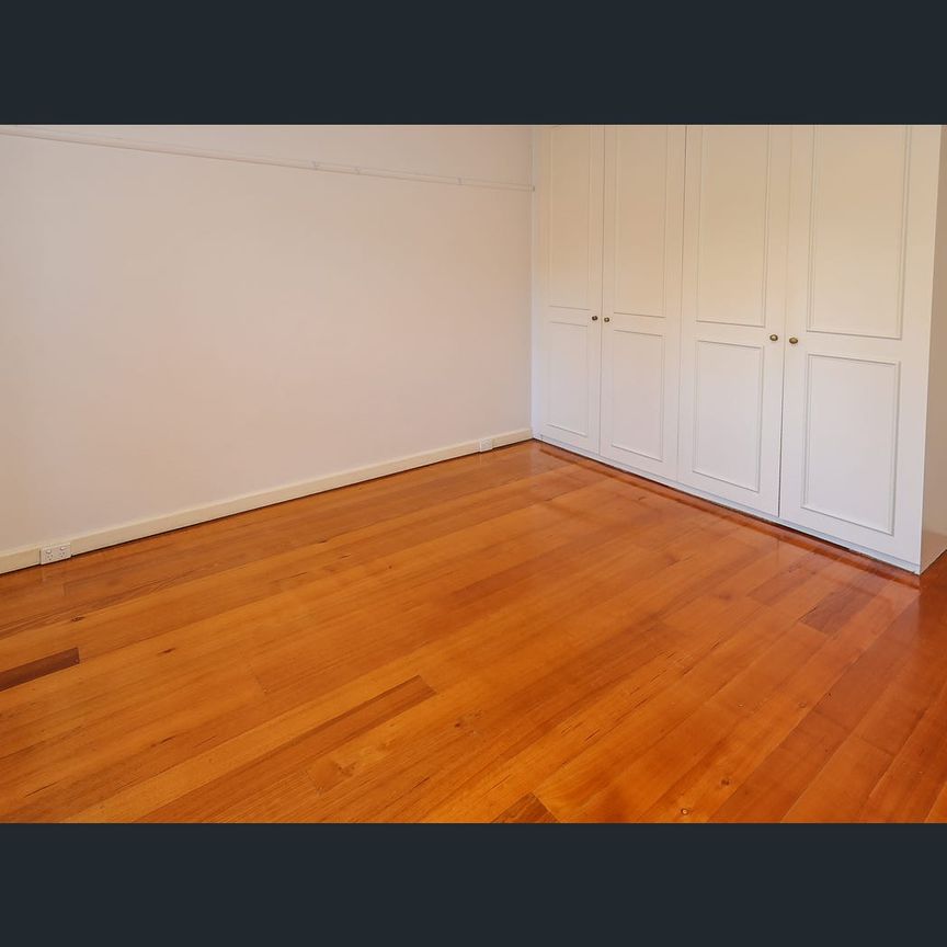 21A Great Valley Road, Glen Iris, Vic 3146 - Photo 1